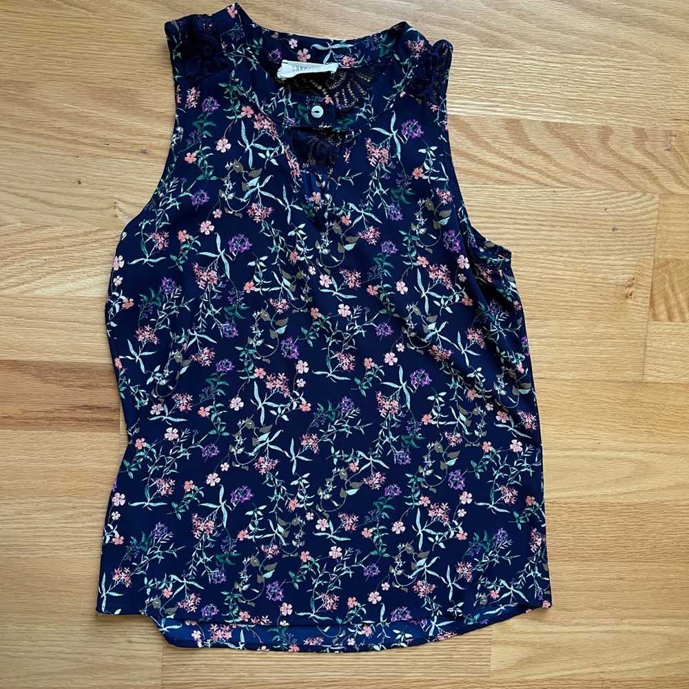 Sleeveless Floral Blouse - Women’s XXS